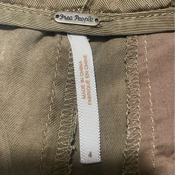 FREE PEOPLE Cropped Jogger Pants Womens Small Utility Pleated Gorpcore Casual - Picture 2 of 8